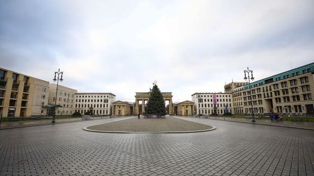 Germany enters stricter lockdown as coronavirus deaths hit new high