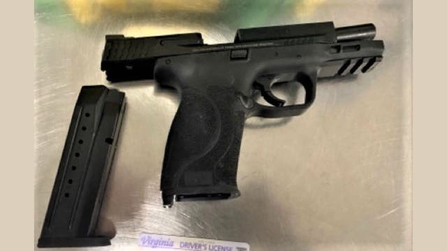 TSA stops man with loaded gun at Reagan National Airport