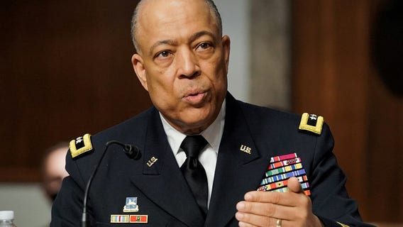 Pelosi hires DC National Guard chief to lead House security