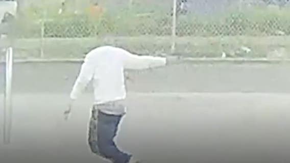 Video: DC police looking for South Capitol Street gunman who was caught on camera