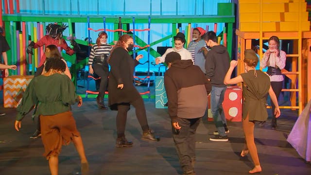 Live audience to return for school plays in northern Virginia