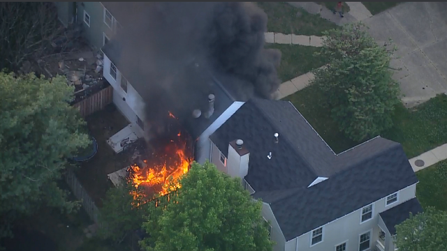 Family escapes massive Bowie blaze