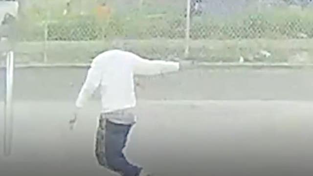 Video: DC police looking for South Capitol Street gunman who was caught on camera