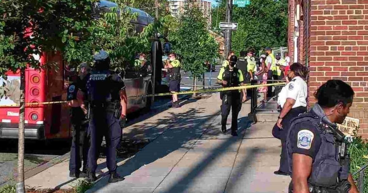2 injured after fight breaks out on Metrobus in Southeast DC | FOX 5 DC