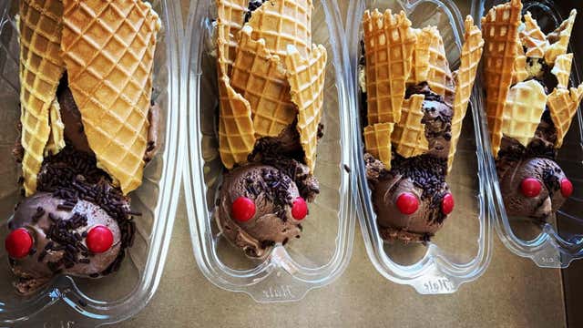 Cicada sundae goes viral for Arlington ice cream shop