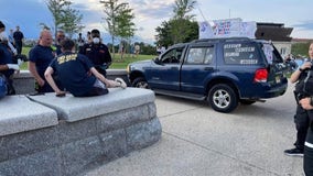 New Jersey man charged after crashing SUV into Washington Monument barrier