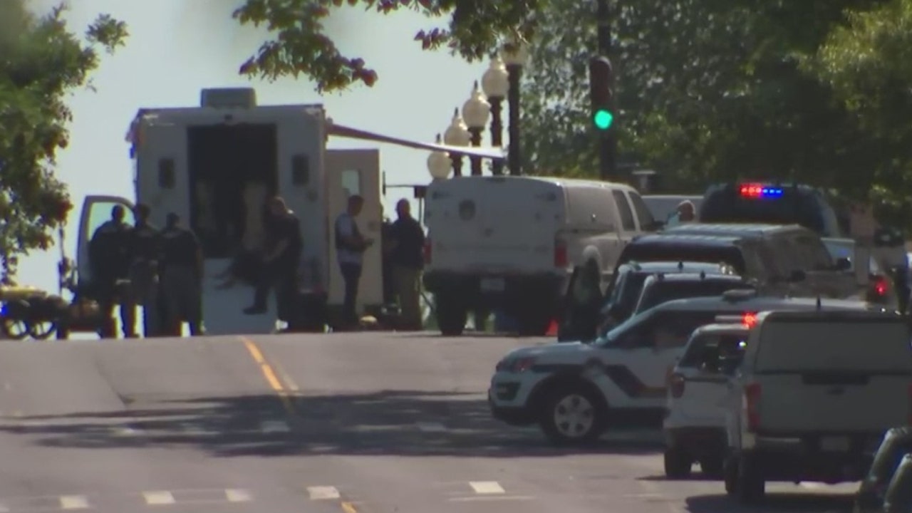 Capitol Hill evacuated . Bomb threat. Here we go again ...