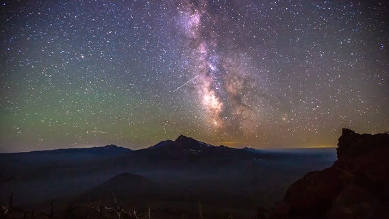 Stunning time-lapse shows Perseids meteors streak across night sky