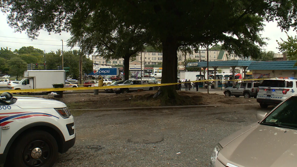 Police searching for suspect in deadly shooting in Southeast DC