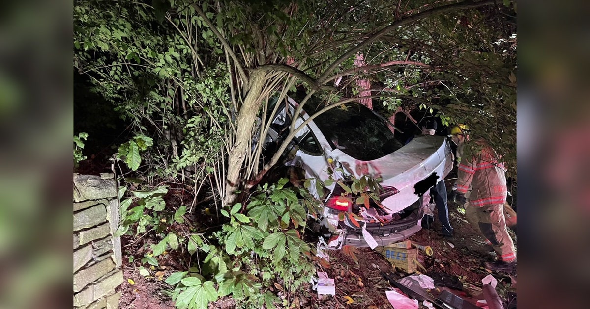 2 hurt after vehicle strikes utility pole in Montgomery County | FOX 5 DC