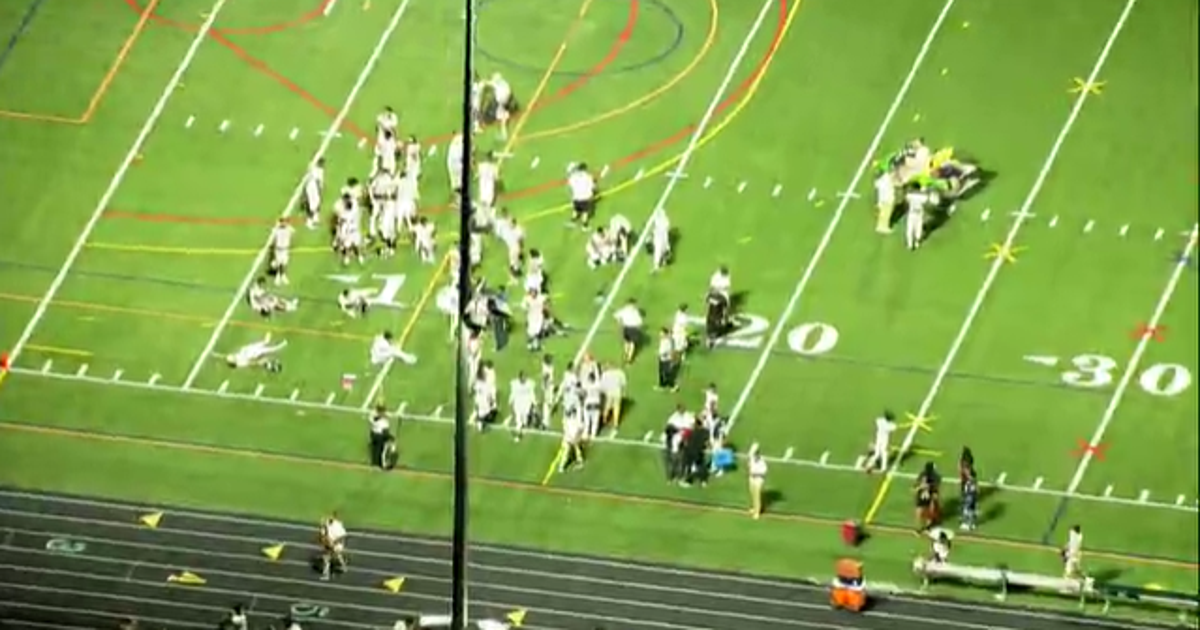 Big fight breaks out at Seneca Valley High School football game | FOX 5 DC
