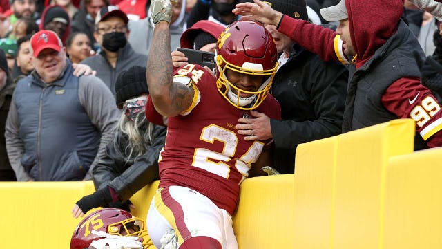 Washington Football Team beats Buccaneers 29-19; Brady picked off twice