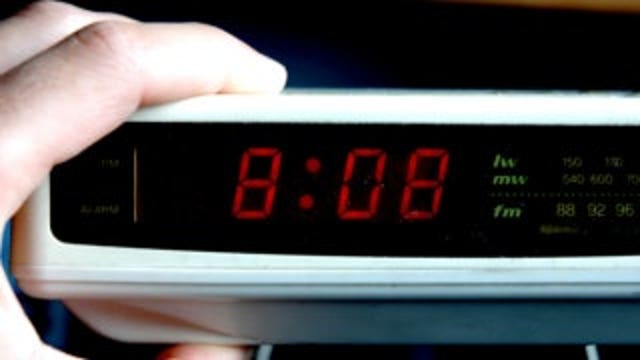 'Fall back' Sunday: Where and when does daylight saving time end?