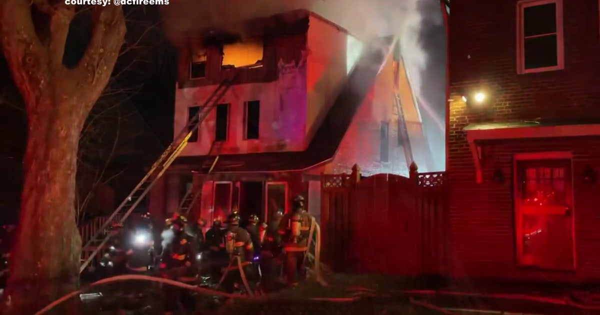 Firefighters hurt as flames destroy Southeast DC home | FOX 5 DC