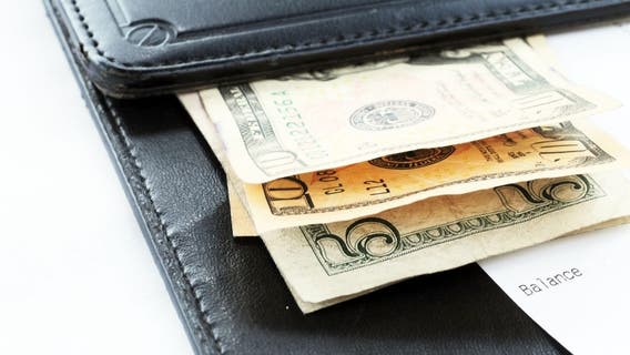 Maryland waitress receives a nearly $1,000 tip in cash