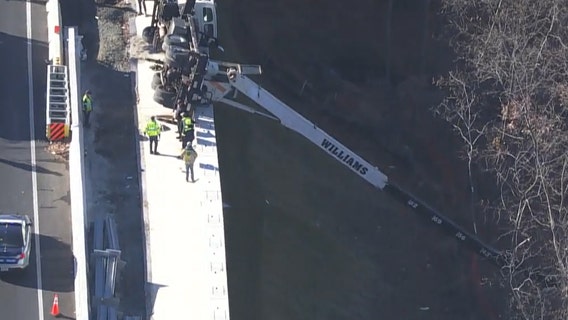 Overturned crane creates mess on I-66 in Fairfax County