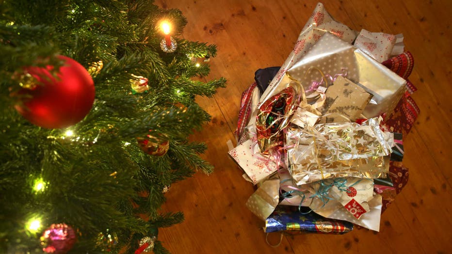 0c792d9b-Christmas presents under Christmas tree