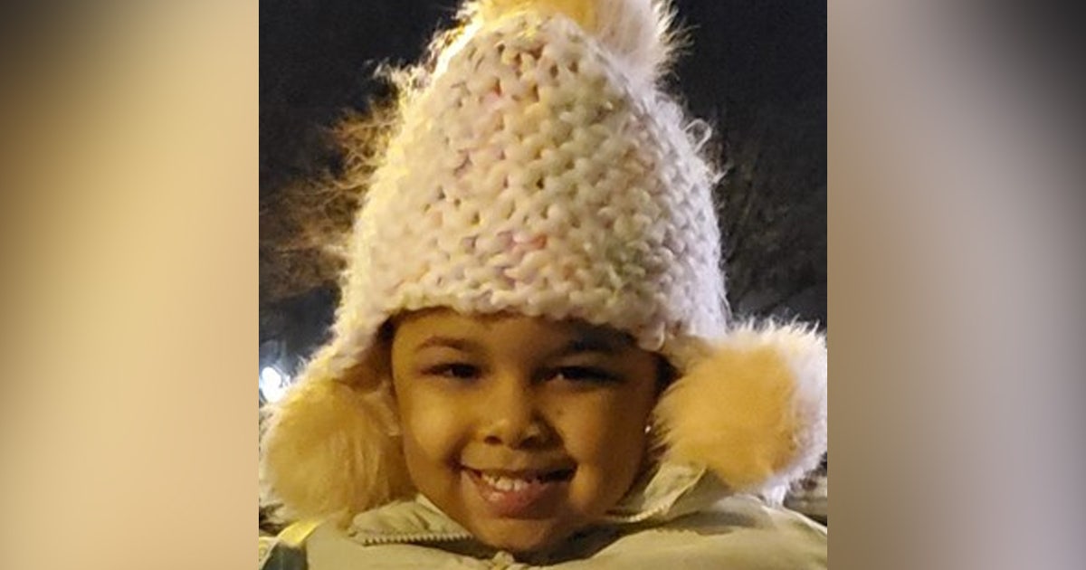 4-year-old girl found alone in DC reunited with family, police say ...