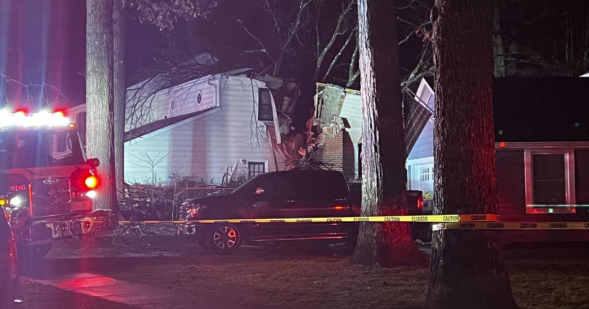 Woman dead after tree falls onto home in Crofton | FOX 5 DC