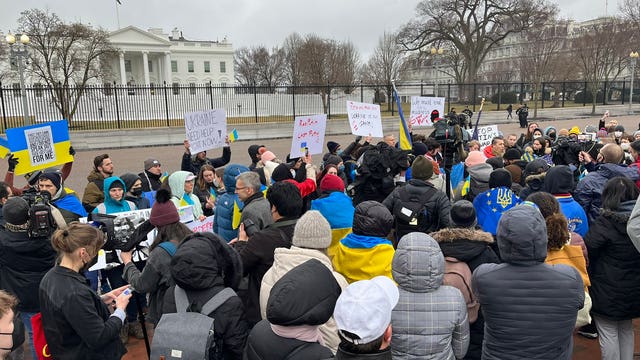 Hundreds gather outside White House to protest Russian invasion of Ukraine