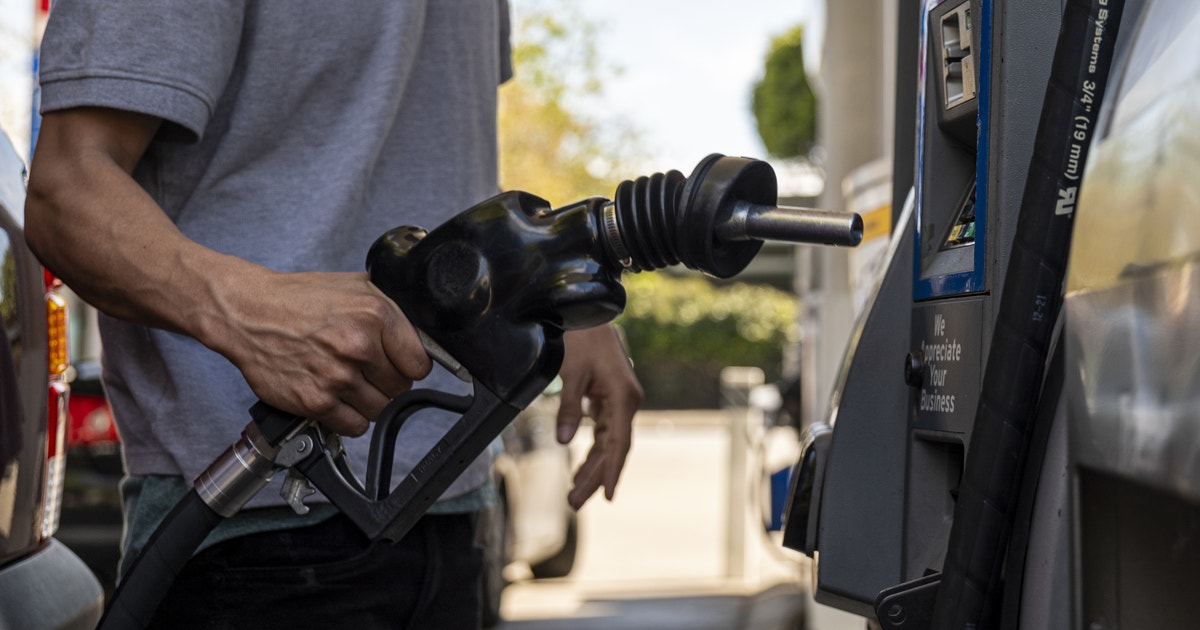 Experts say gas prices to continue rising as summer blends arrive | FOX ...