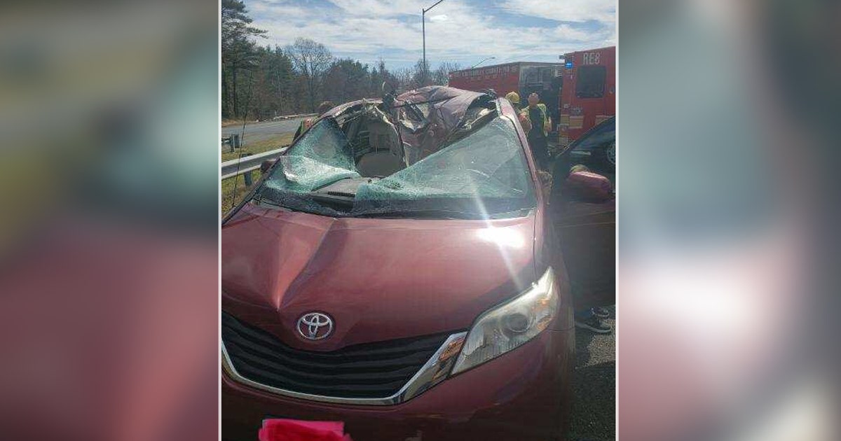 Runaway truck tire smashes into vehicle on I-495 | FOX 5 DC