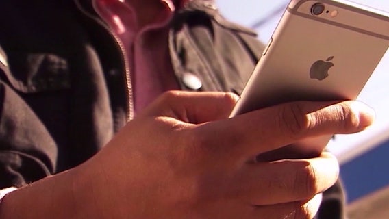 Fairfax County high school bans cellphone use during classes