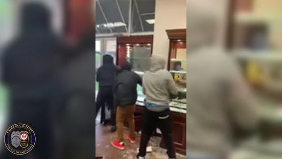 $20K in eyeglass frames stolen by smash-and-grab thieves in Fairfax County