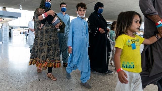 New Afghan community center offers resources to refugees in Alexandria