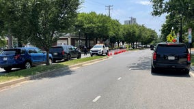 1 stabbed in Arlington; police searching for suspect