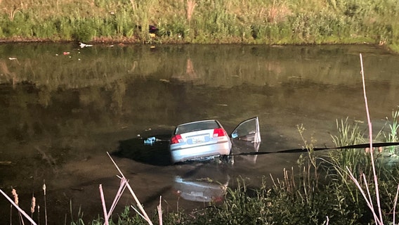 Man dies after crashing car into Frederick County pond