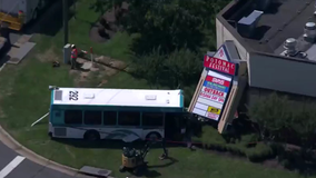 4 injured in bus crash near shopping center in Woodbridge