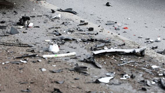 Intoxicated suspect crashes car, flees scene with 2-year-old girl: police