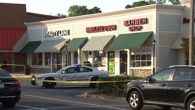 Man shot, injured outside barber shop at Silver Spring shopping center