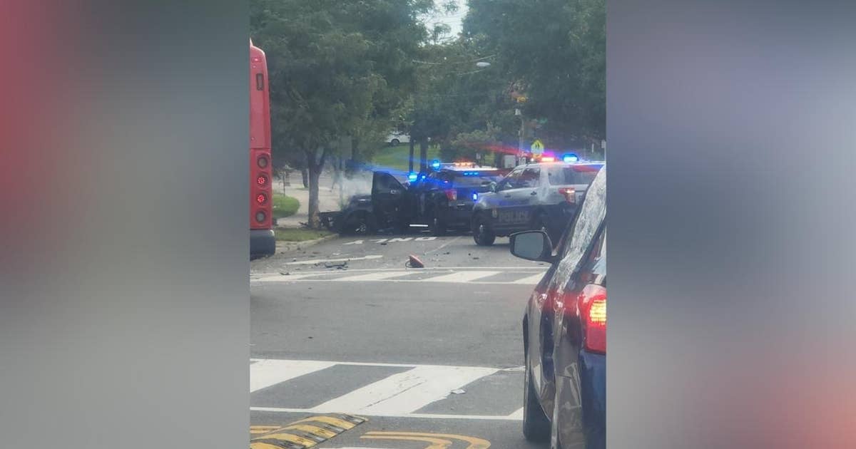 5 people hurt after carjacking pursuit ends in crash involving police ...