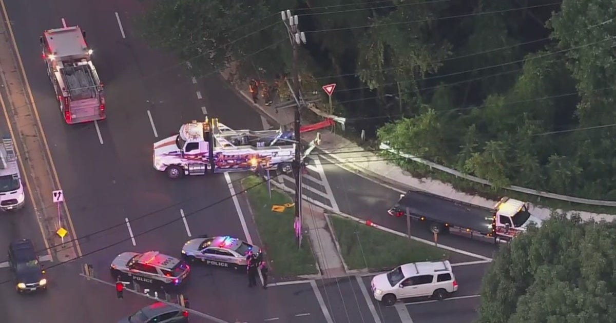 2 rescued from vehicle after crash down Silver Spring embankment | FOX 5 DC
