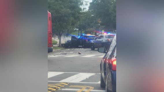 5 people hurt after carjacking pursuit ends in crash involving police cars, Circulator Bus and sedan in DC