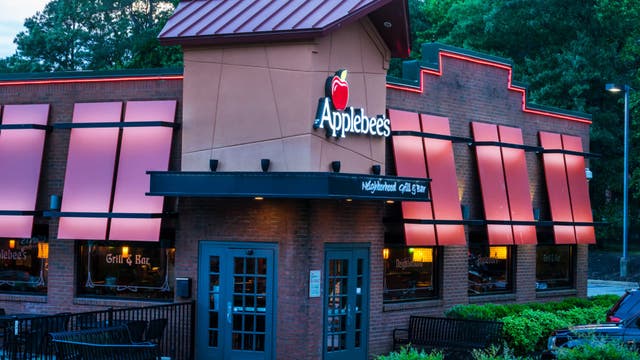 ‘Rich’ people reportedly head to Applebees, IHOP during high inflation