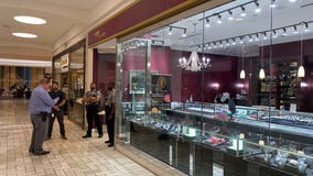 Smash-and-grab thieves ransack Tysons Corner Center jewelry store