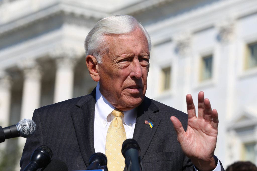 Rep. Steny Hoyer announces that he will retire at end of his term