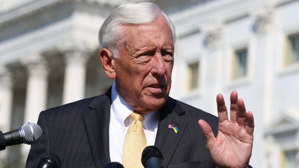 Rep. Steny Hoyer announces that he will retire at end of his term