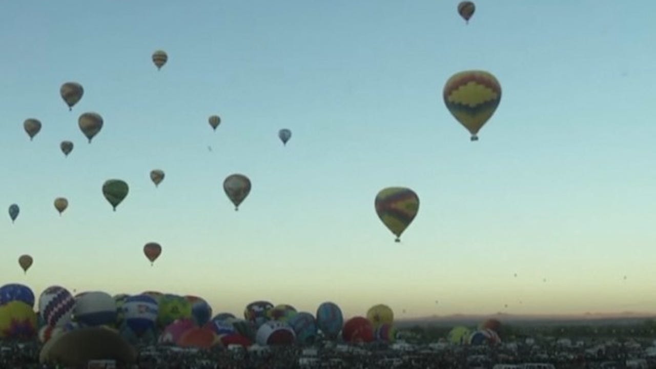 Globos aerostáticos llenan el cielo de Nuevo México en festival anual