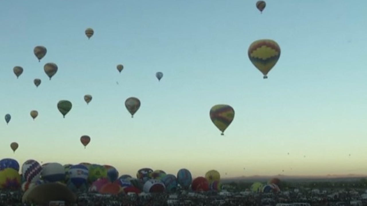 Globos aerostáticos llenan el cielo de Nuevo México en festival anual Globos aerostáticos llenan el cielo de Nuevo México en festival anual
