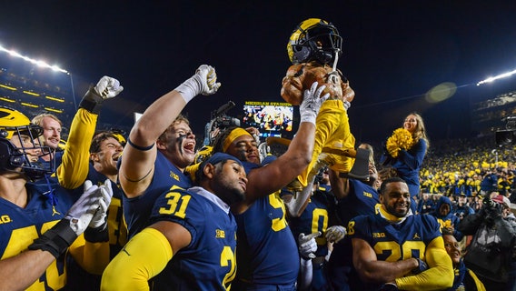 Video shows Michigan, Michigan State players brawl in tunnel after Saturday's game