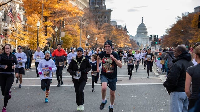 FOX 5 sponsors Thanksgiving Day Trot for Hunger