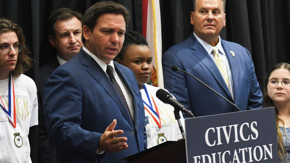 daf84504-Florida Governor Ron DeSantis speaks at a press conference