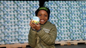 Tariq 'the corn kid' donates 50,000 cans of corn to NYC food bank