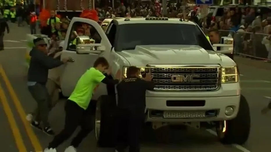 Raleigh-Christmas-Parade-Truck-1