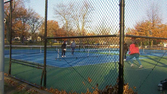 Pickleball noise fuels frustration in Arlington