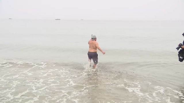 Polar plunge may cause heart problems, American Heart Association says
